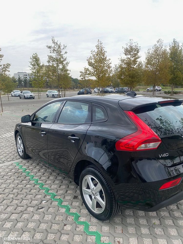 Volvo V40 D2 Kinetic - 2