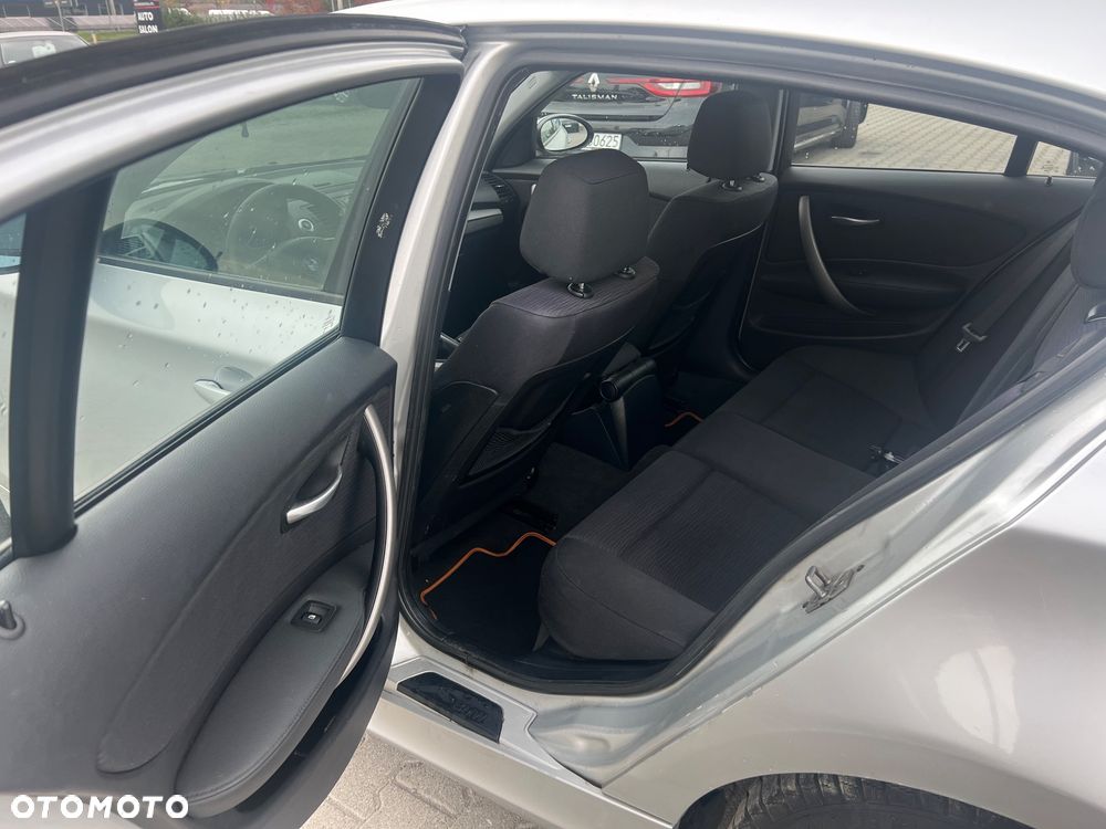 BMW Seria 1 118d DPF - 13