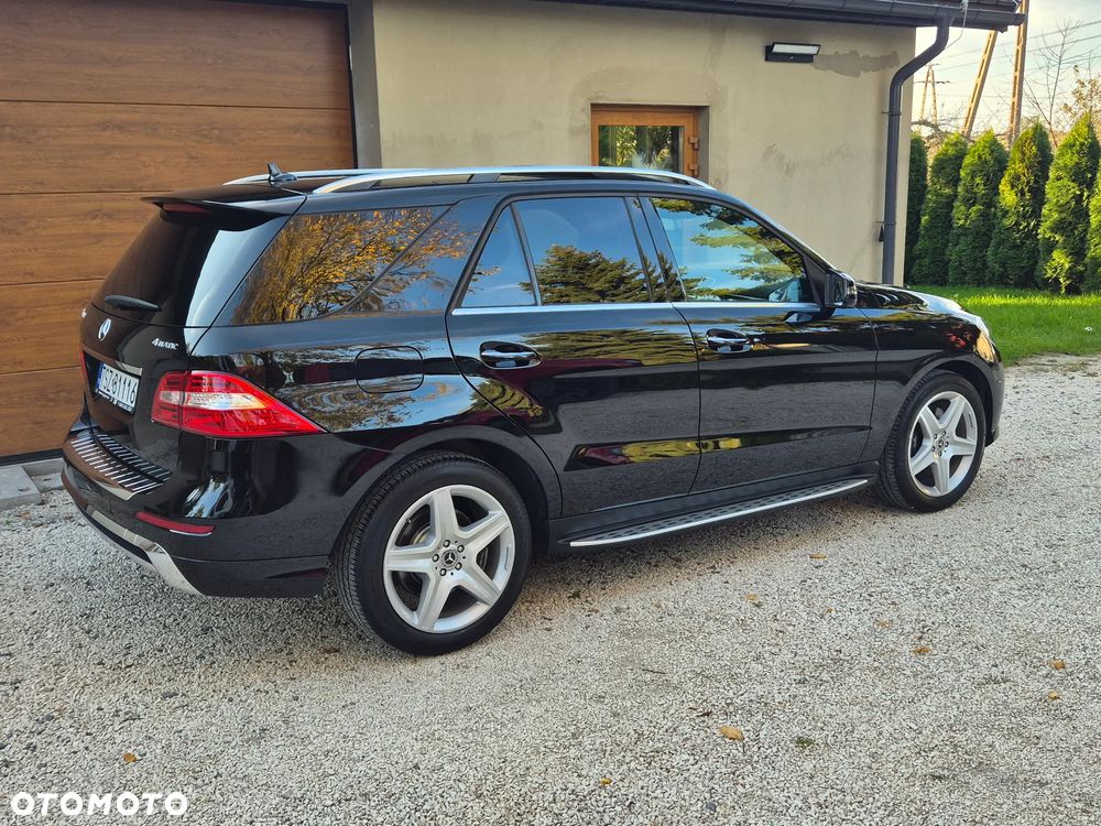 Mercedes-Benz ML 350 4MATIC (BlueEFFICIENCY) 7G-TRONIC - 32