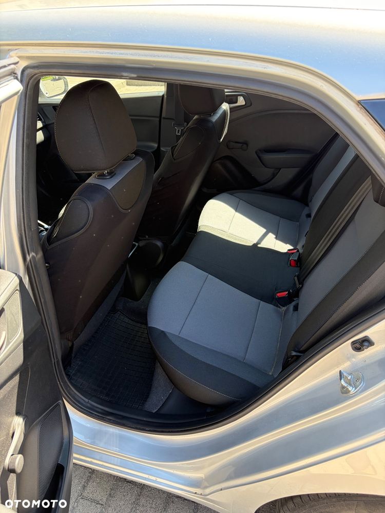 Hyundai i20 1.2 Fresh - 9