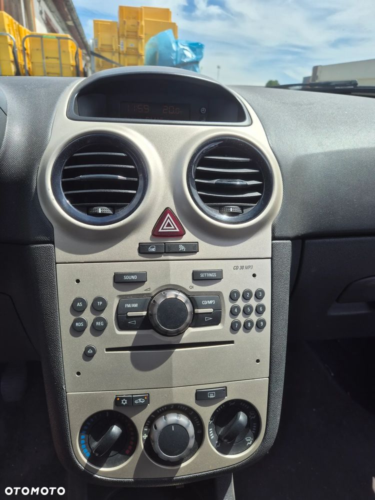 Opel Corsa 1.2 16V Cosmo - 8