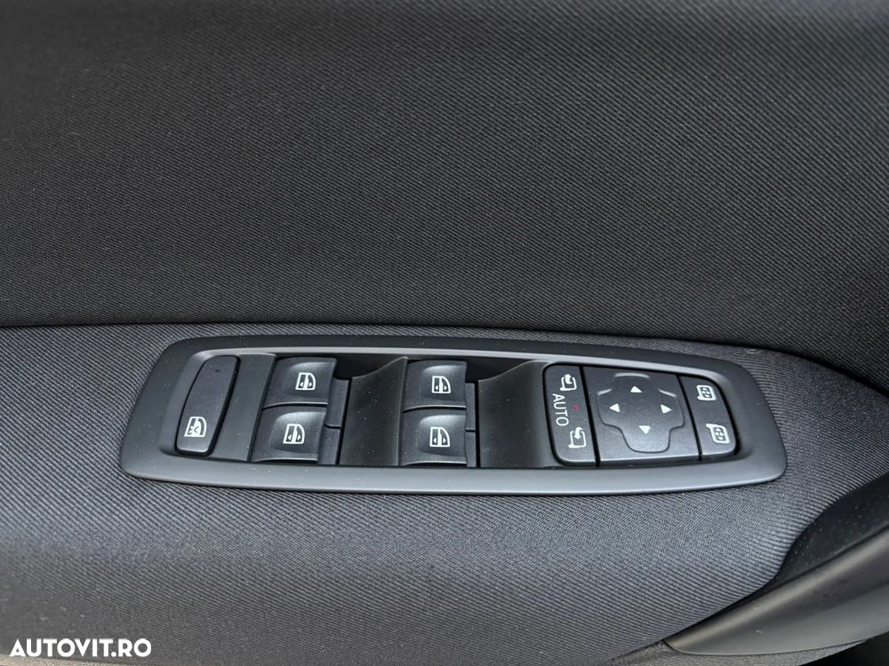 Renault Megane BLUE dCi 115 BUSINESS EDITION - 12