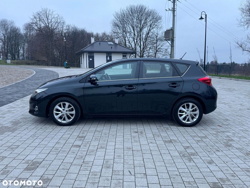 Toyota Auris 1.6 Premium Start - 2