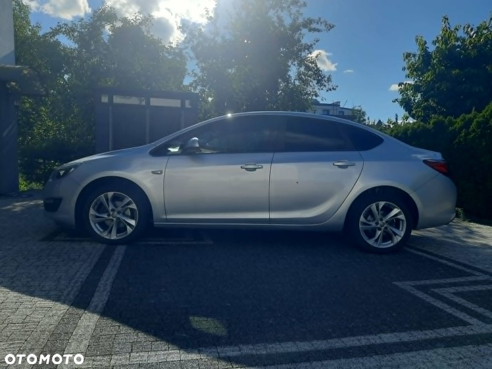 Opel Astra 1.4 T EU6 - 4