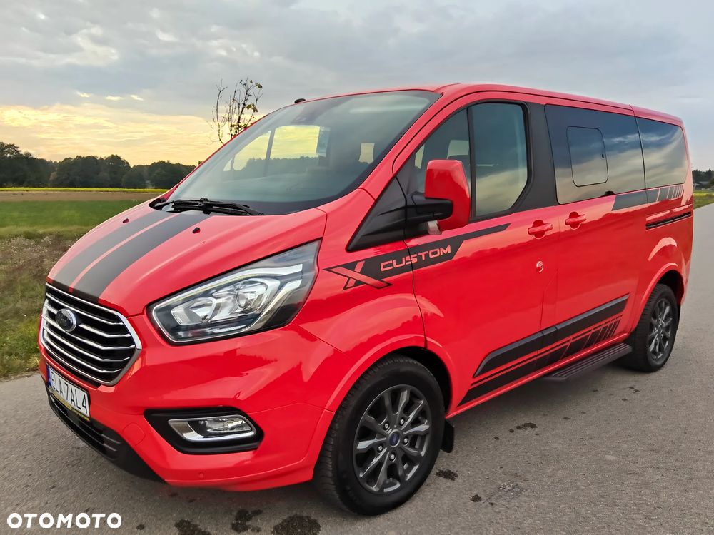 Ford Tourneo Custom - 23