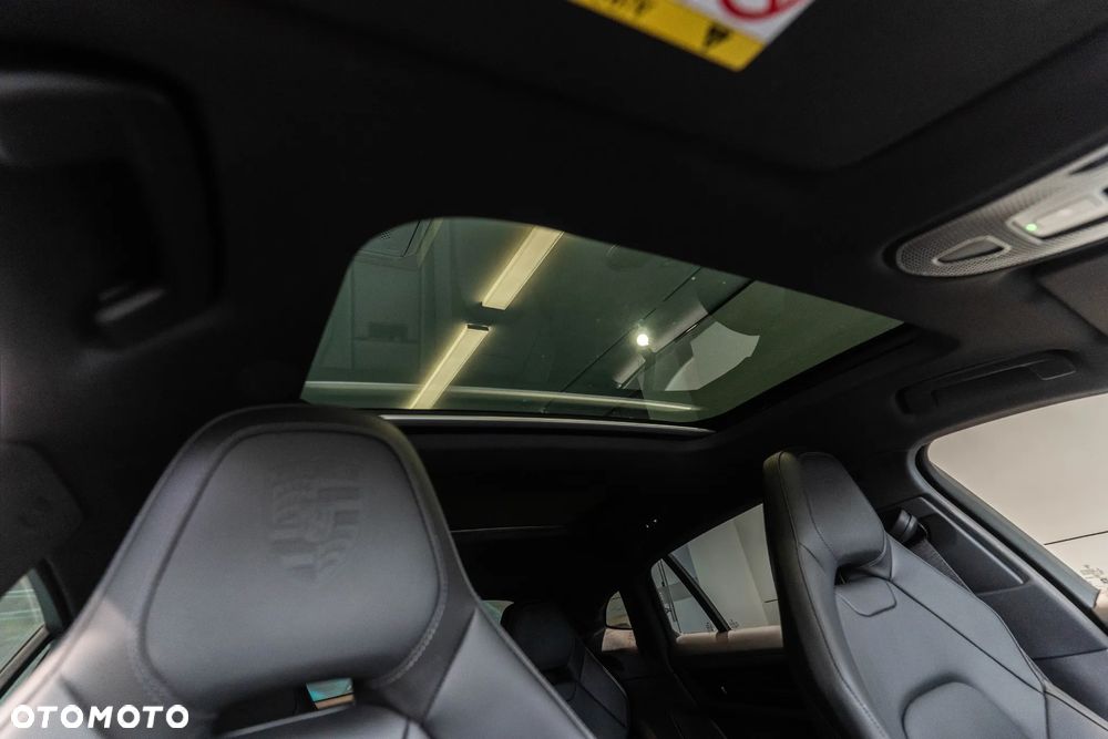 Porsche Panamera 4 E-Hybrid PHEV - 34