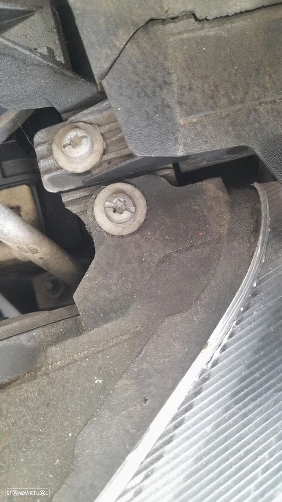 Ótica / farol direita FORD Focus III Carrinha - 5