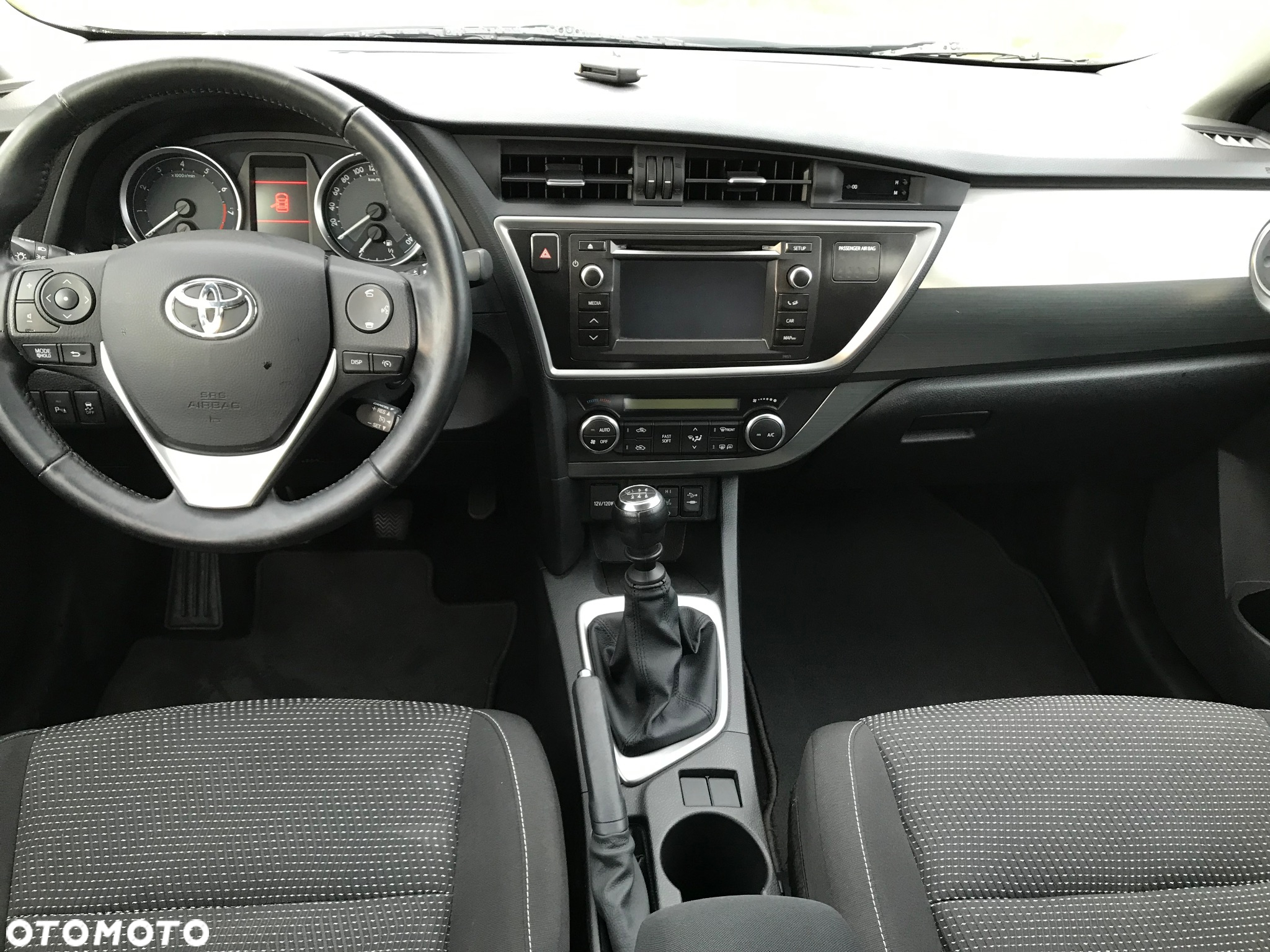 Toyota Auris - 11