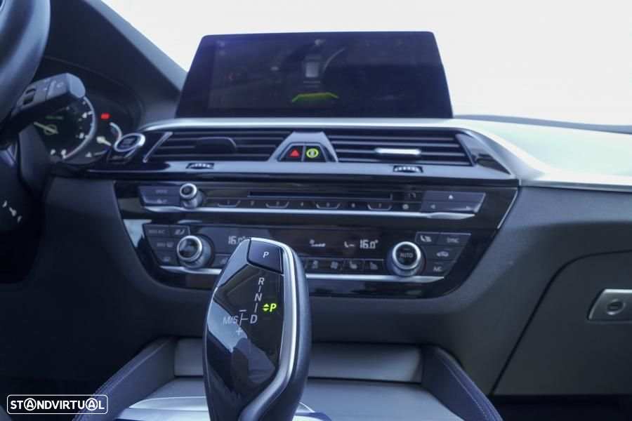 BMW 520 d Line Luxury Auto - 19