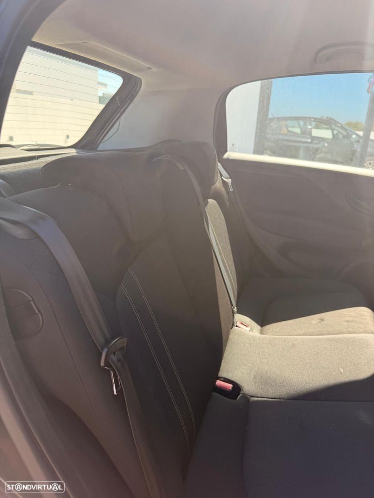 Fiat Punto 1.2 Easy S&S - 11