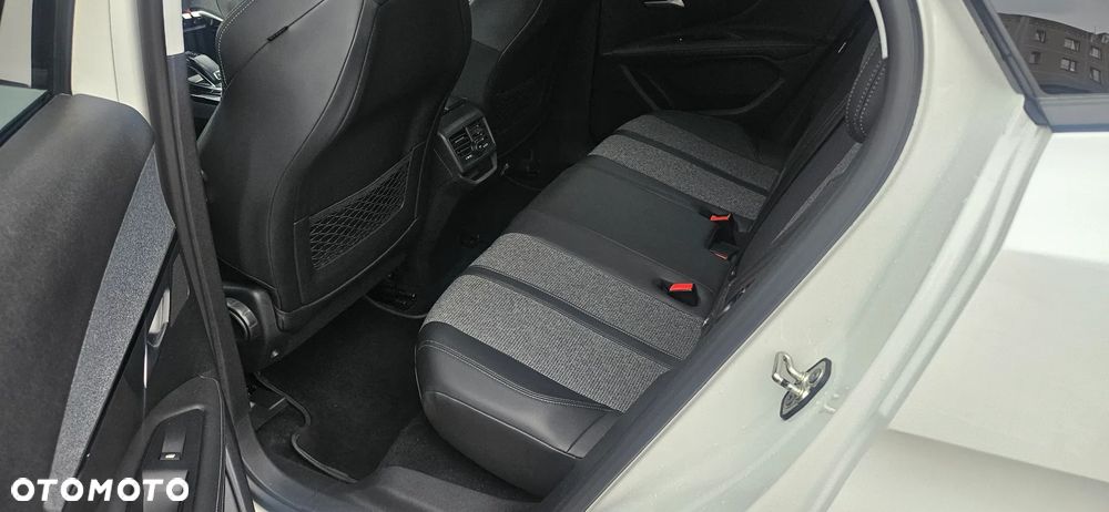 Peugeot 3008 1.5 BlueHDi Allure S&S EAT8 - 24