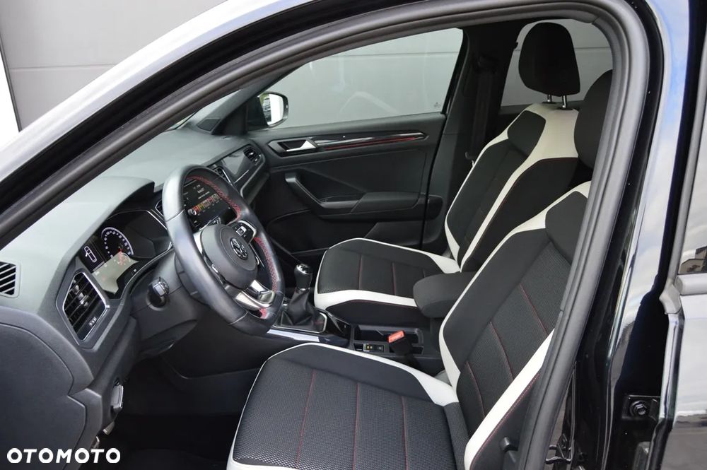 Volkswagen T-Roc - 9