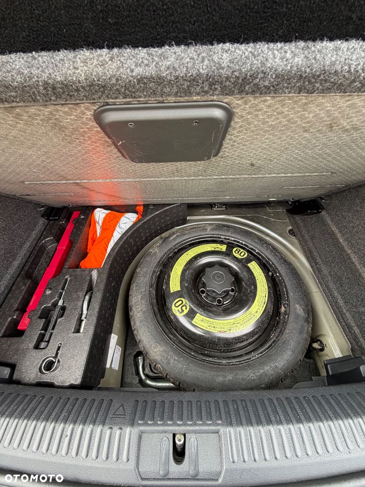 Volkswagen Polo 1.4 DSG GTI - 28