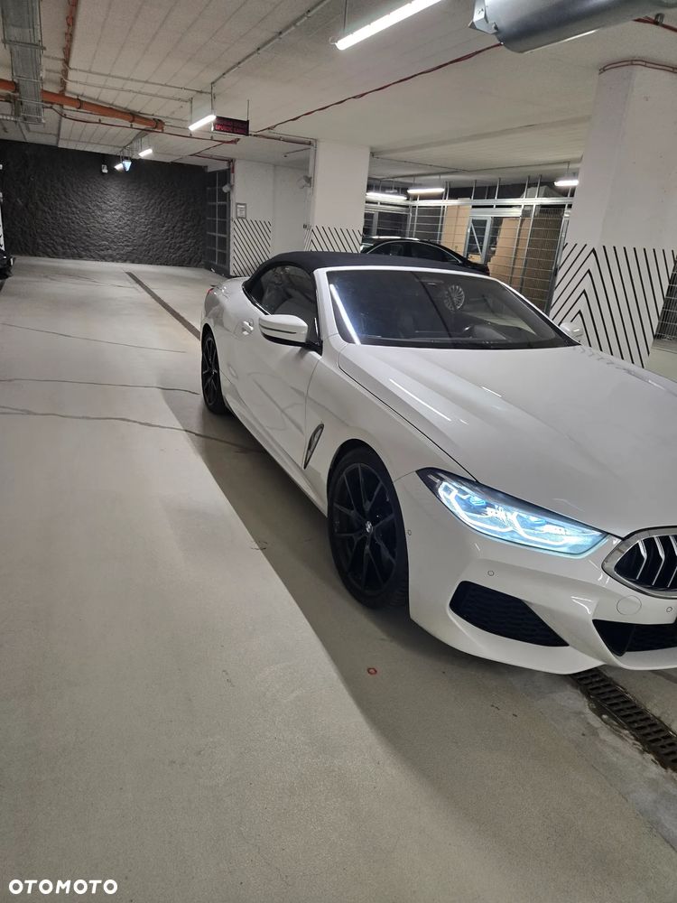 BMW Seria 8 - 35