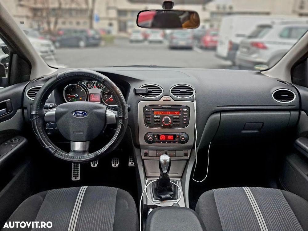 Ford Focus 1.6 TDCi Ambiente - 9