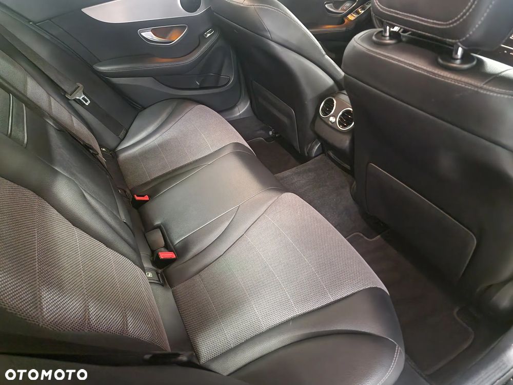 Mercedes-Benz Klasa C 180 9G-TRONIC - 9