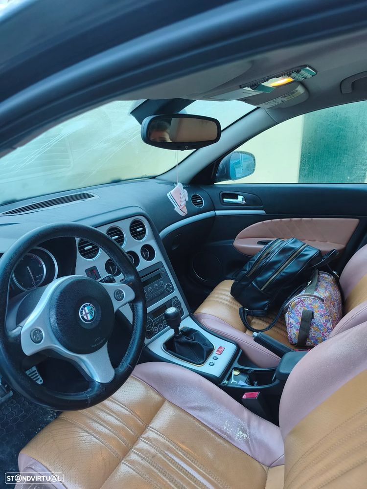 Alfa Romeo 159 1.9 JTDm 16V - 5