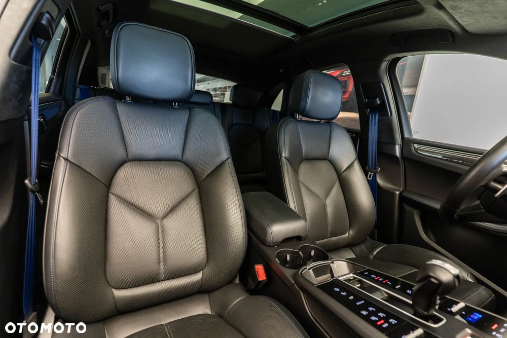Porsche Macan S - 40