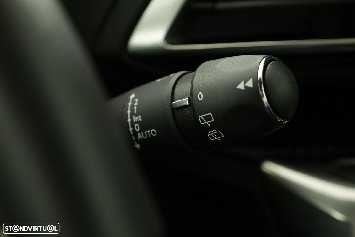 Peugeot 5008 1.2 PureTech Allure Pack EAT8 - 19
