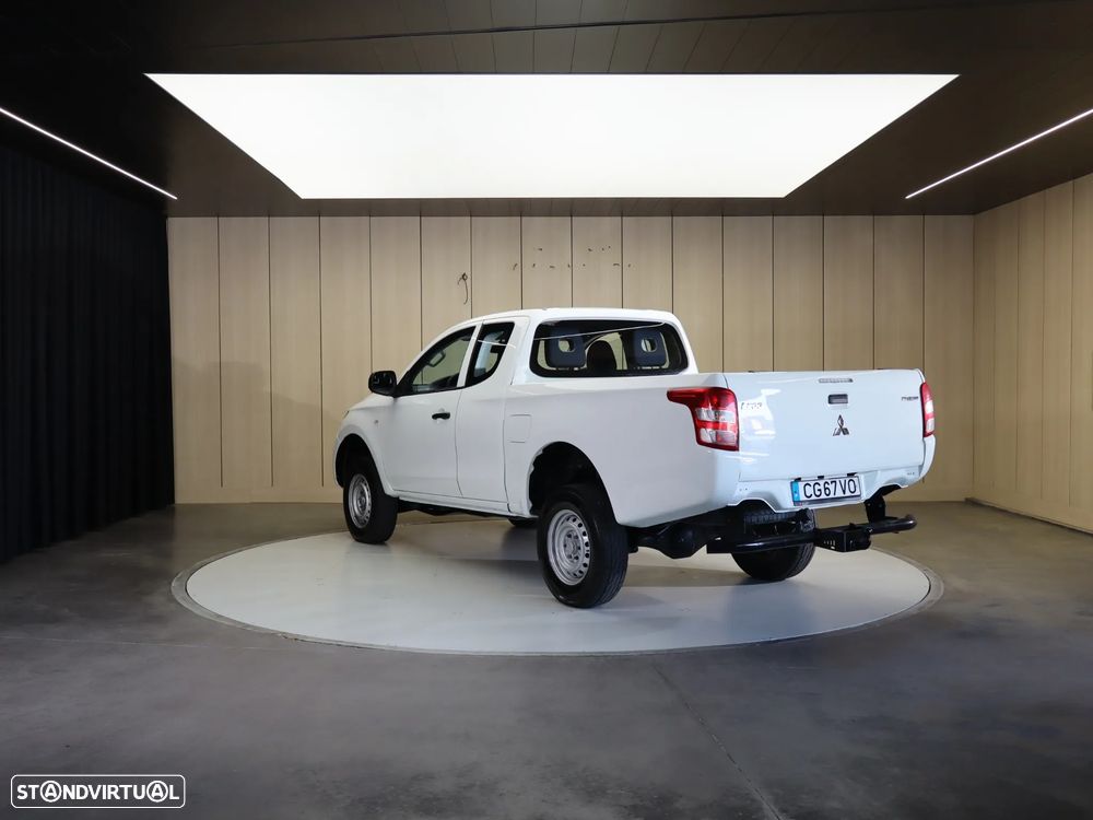 Mitsubishi L200 2.4 DI-D Club Invite 4WD - 4
