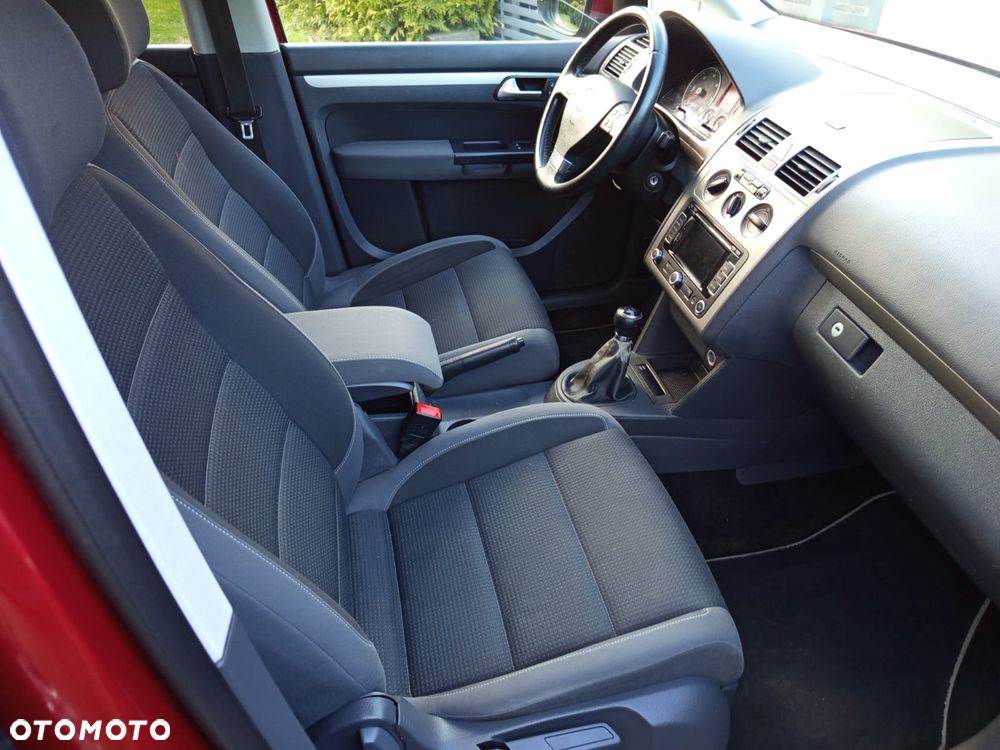 Volkswagen Touran 2.0 TDI DSG Highline - 8