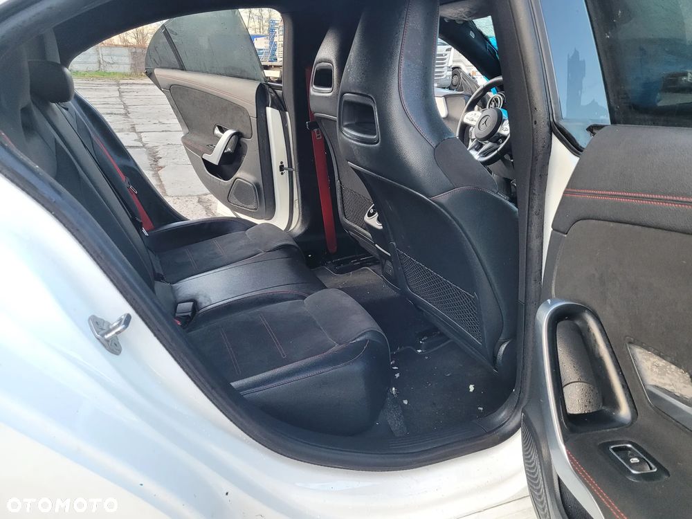 Mercedes-Benz CLA - 9