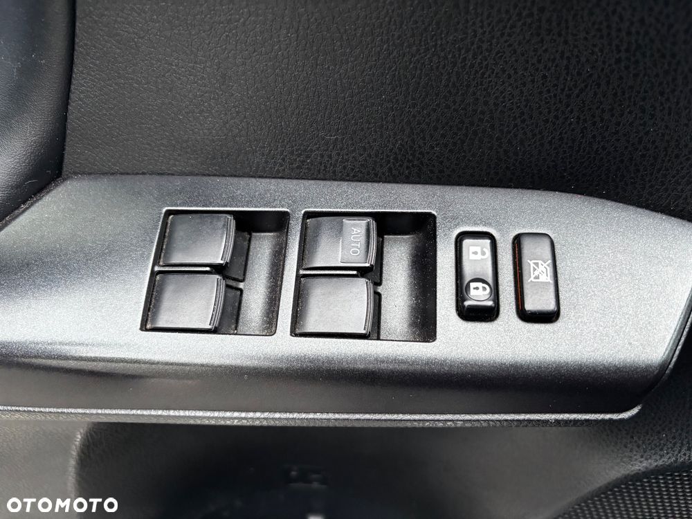 Toyota RAV4 2.0 D-4D Premium 4x2 - 19