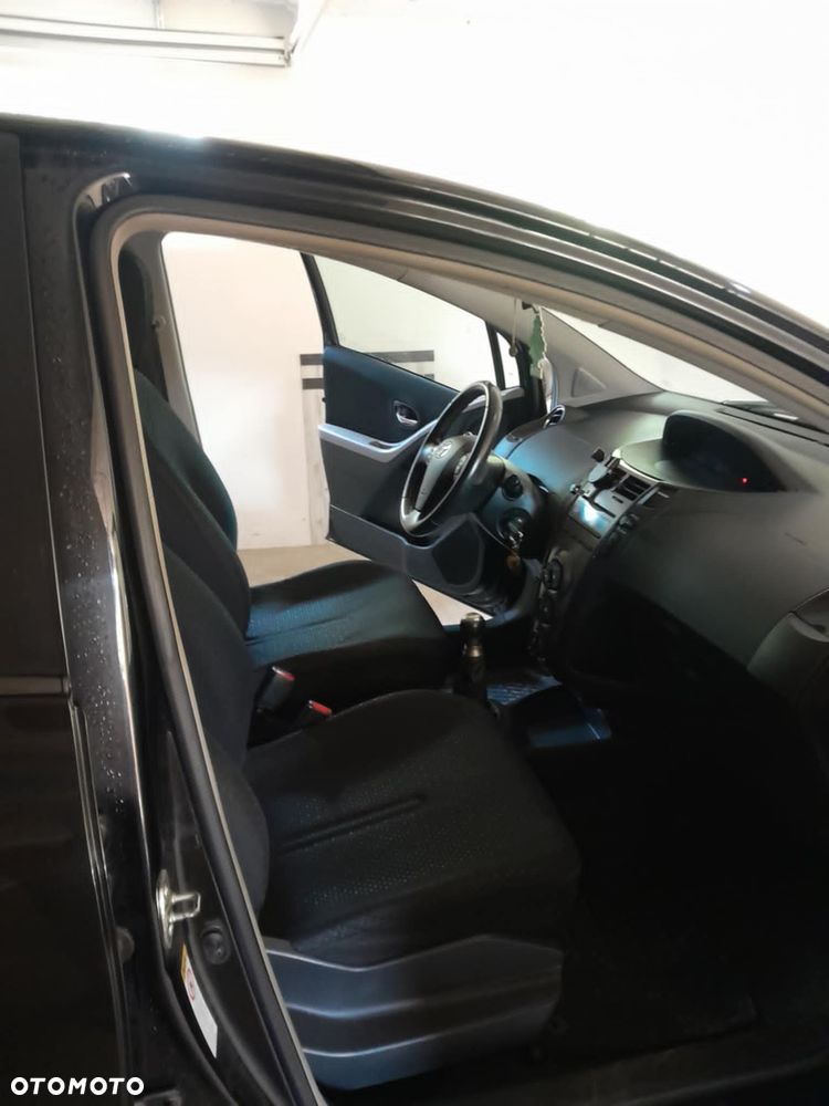 Toyota Yaris 1.0 Active - 5