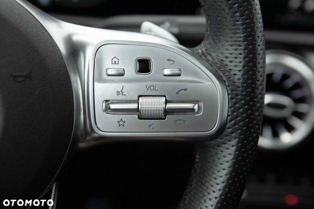 Mercedes-Benz CLA 200 AMG Line 7G-DCT - 23