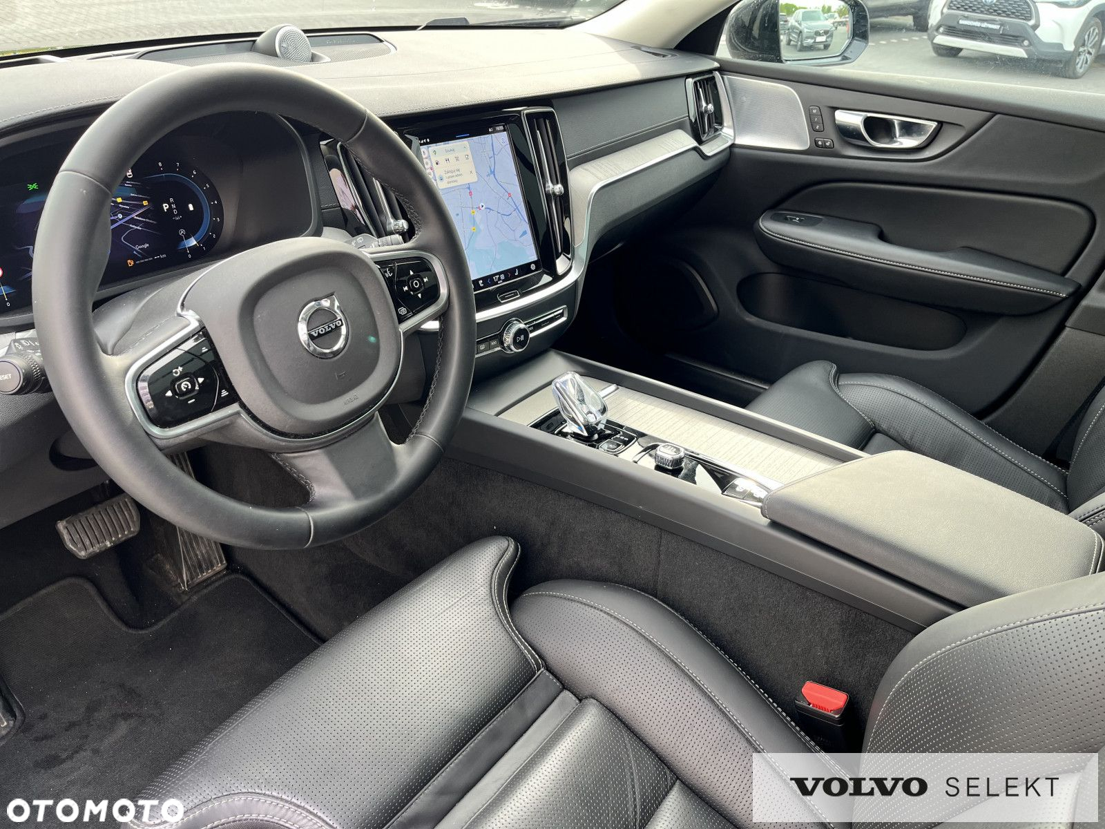 Volvo V60 Cross Country - 12