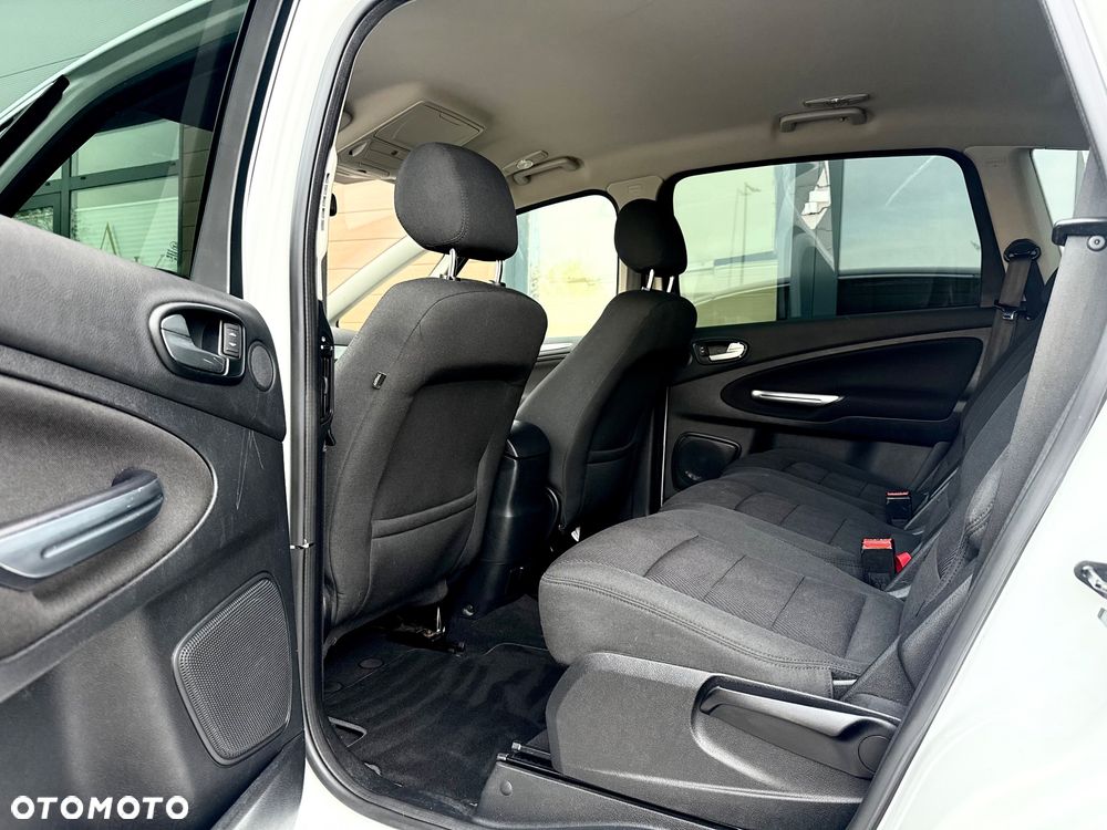 Ford S-Max - 25