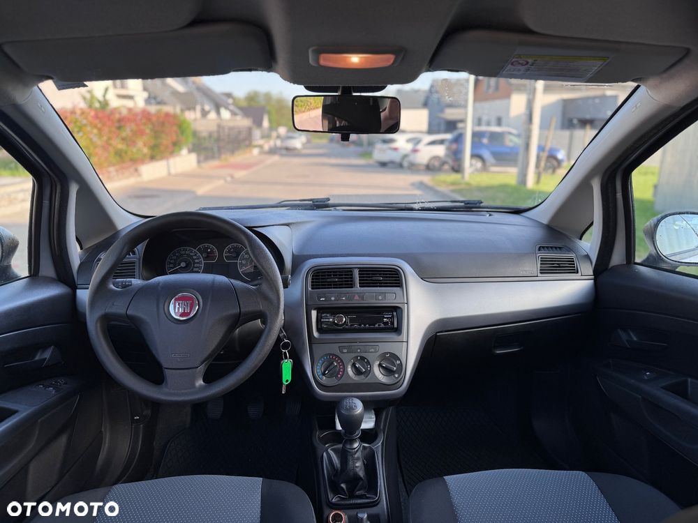 Fiat Grande Punto Actual 1.2 8V Estiva - 8