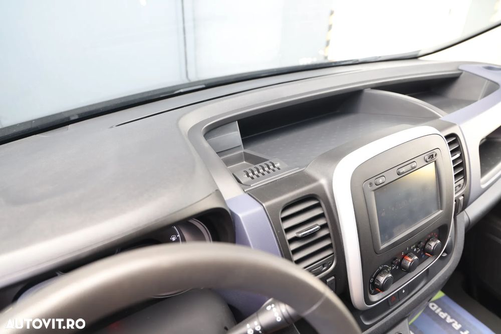 Opel Vivaro - 24