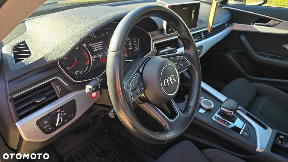 Audi A4 Avant 2.0 TDI ultra S tronic - 10