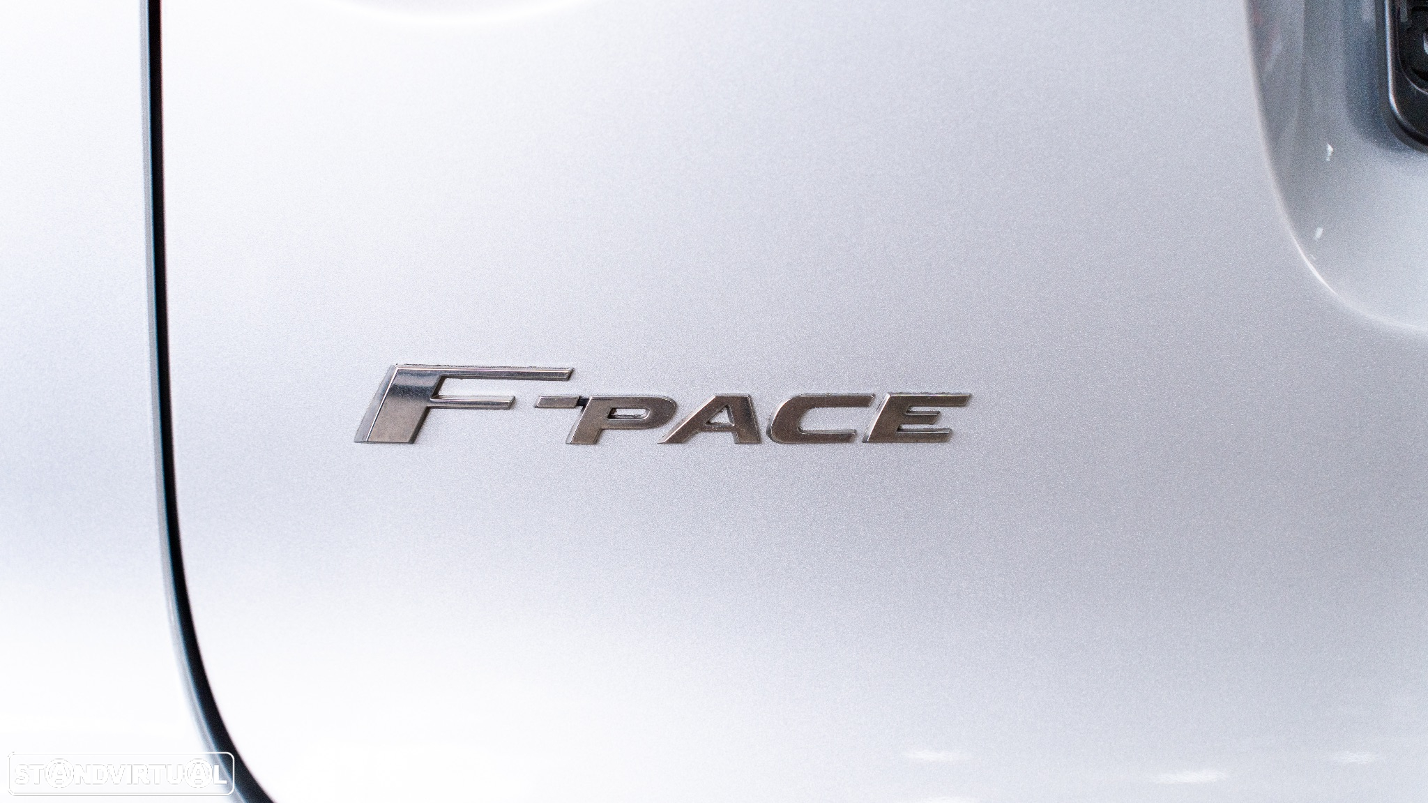 Jaguar F-Pace 2.0 i4D Pure AWD - 33