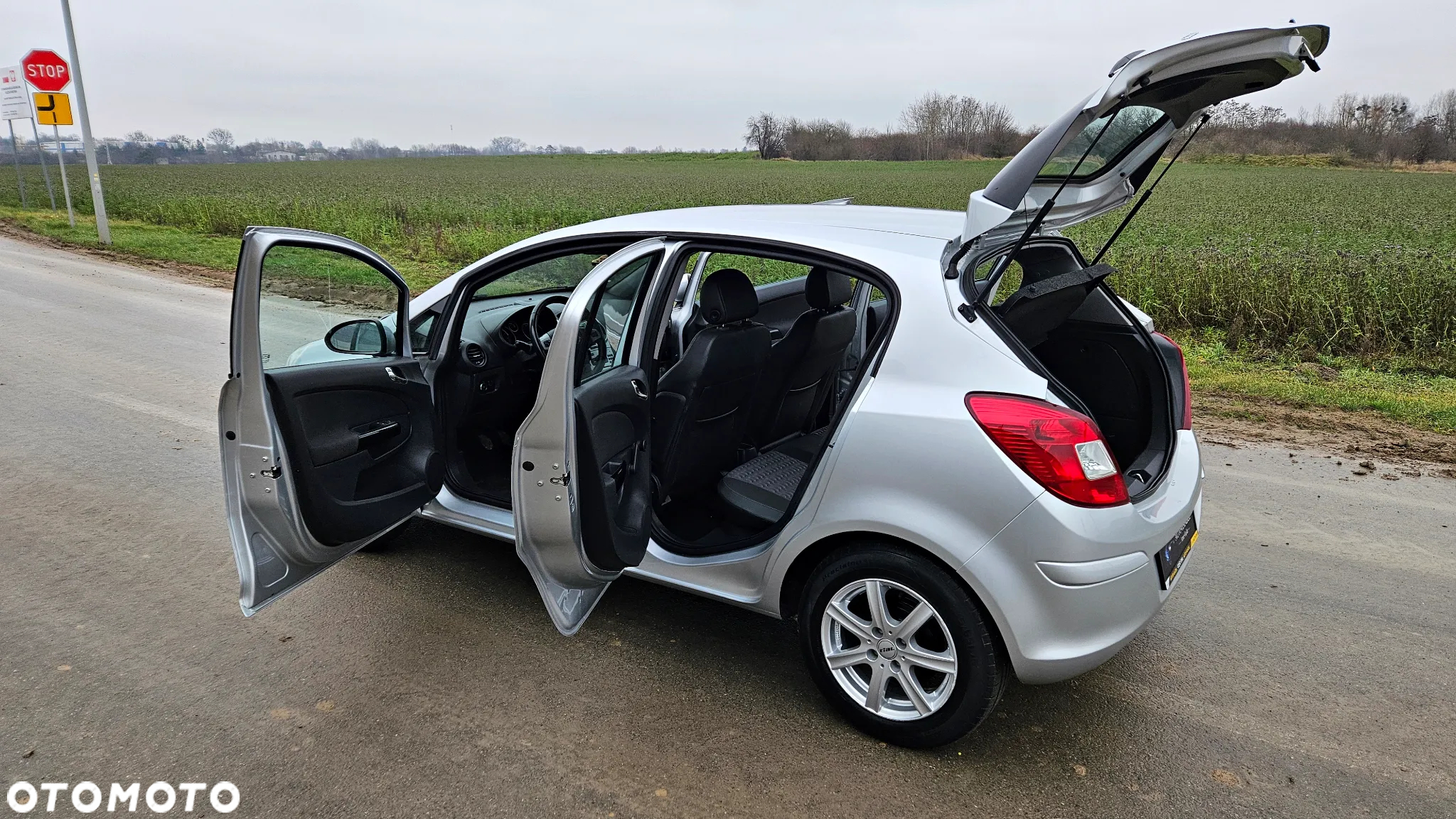 Opel Corsa 1.4 16V Color Edition - 14