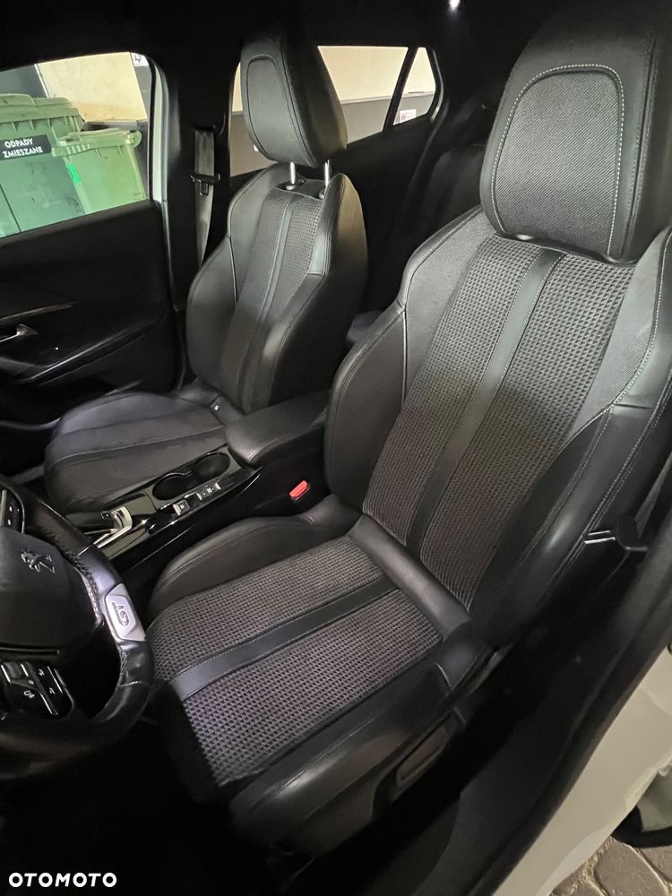 Peugeot 2008 PureTech 130 EAT8 GT - 6