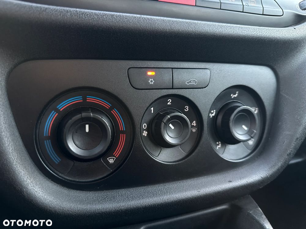 Fiat Doblo Dynamic - 23