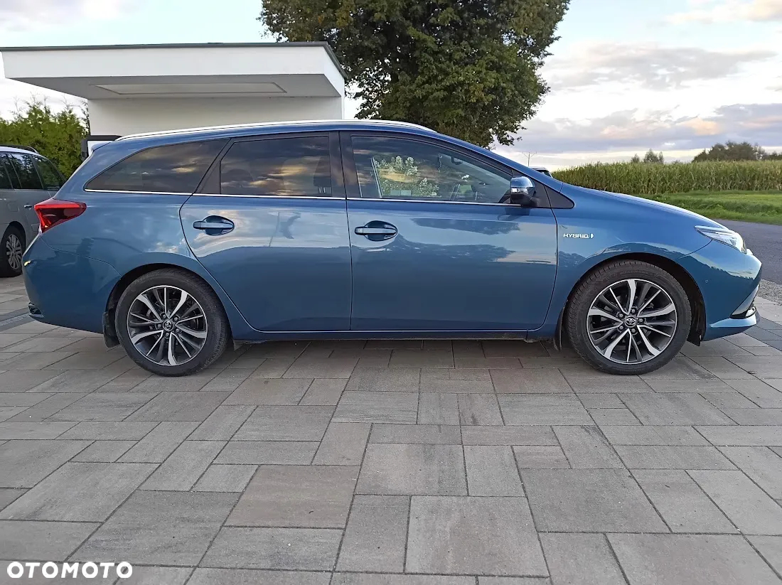 Toyota Auris Hybrid 135 Premium - 3