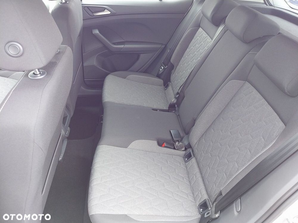 Volkswagen T-Cross - 17