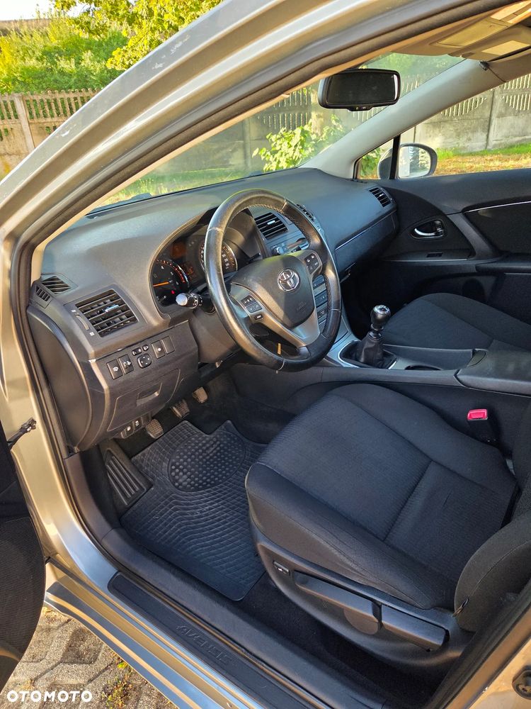 Toyota Avensis 2.0 D-4D Sol - 12