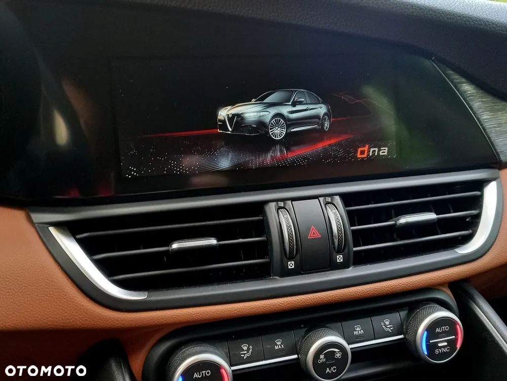 Alfa Romeo Giulia - 12