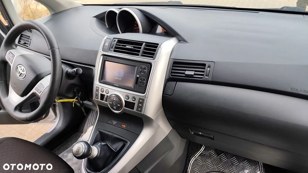 Toyota Verso 1.8 7-Sitzer Skyview Edition - 31