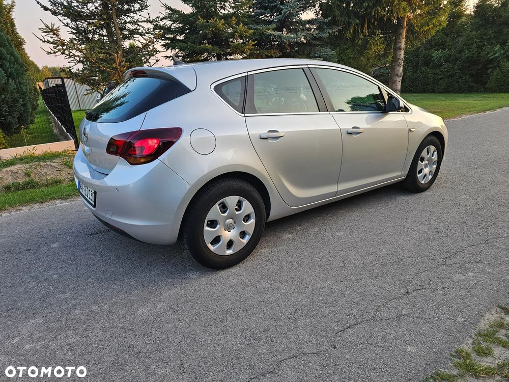 Opel Astra - 33