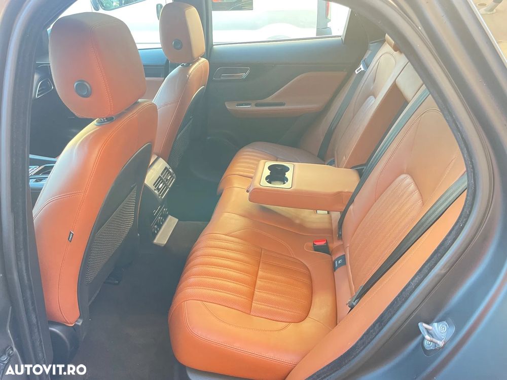 Jaguar F-Pace 30d AWD R-Sport - 15