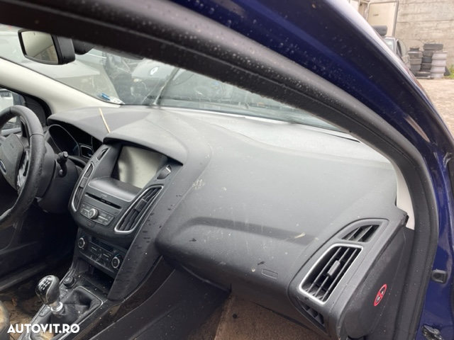Dezmembrez Ford Focus 2017 - 10