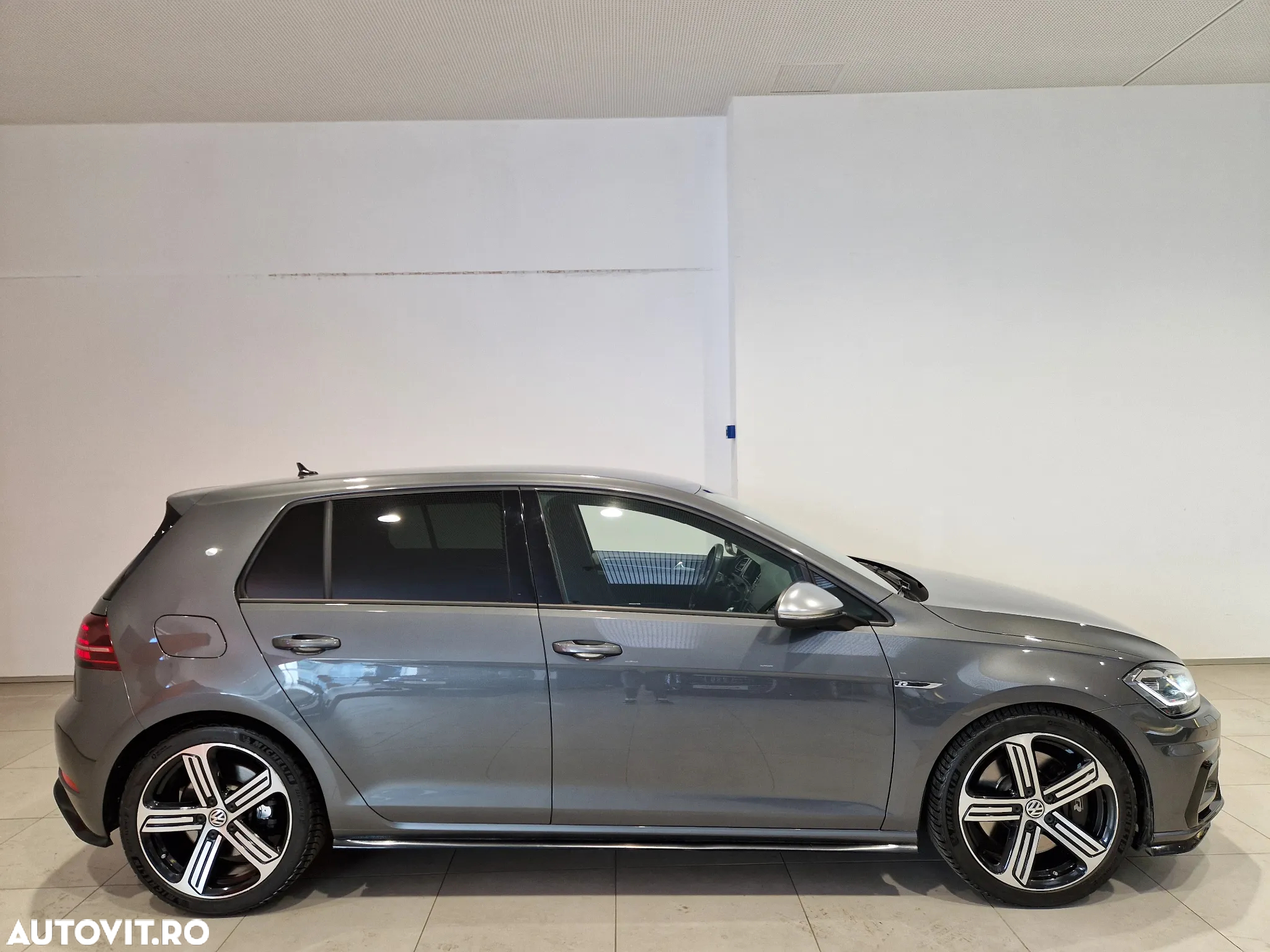 Volkswagen Golf 2.0 TSI DSG R - 6