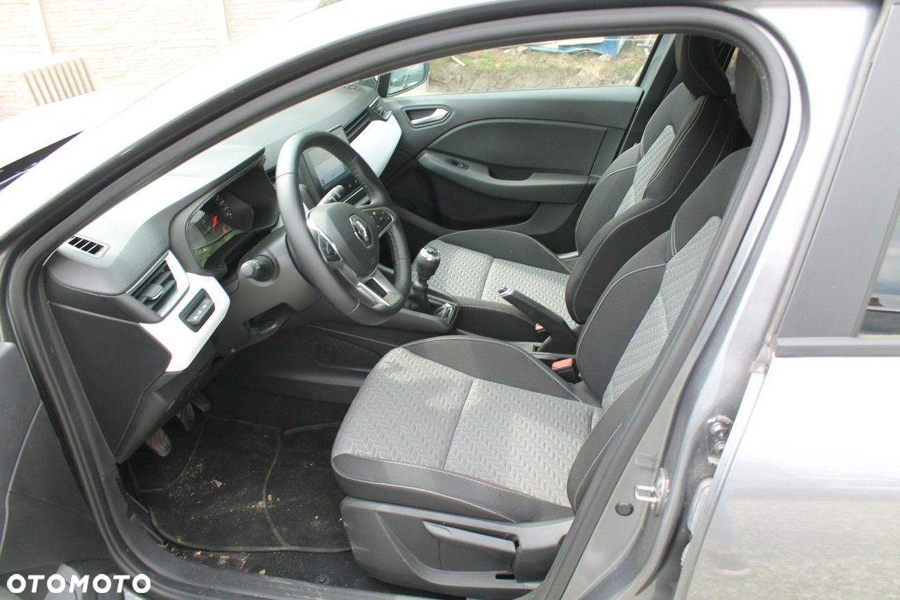 Renault Clio - 9