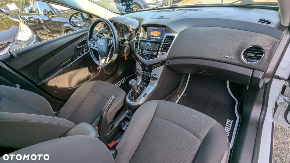 Chevrolet Cruze - 17
