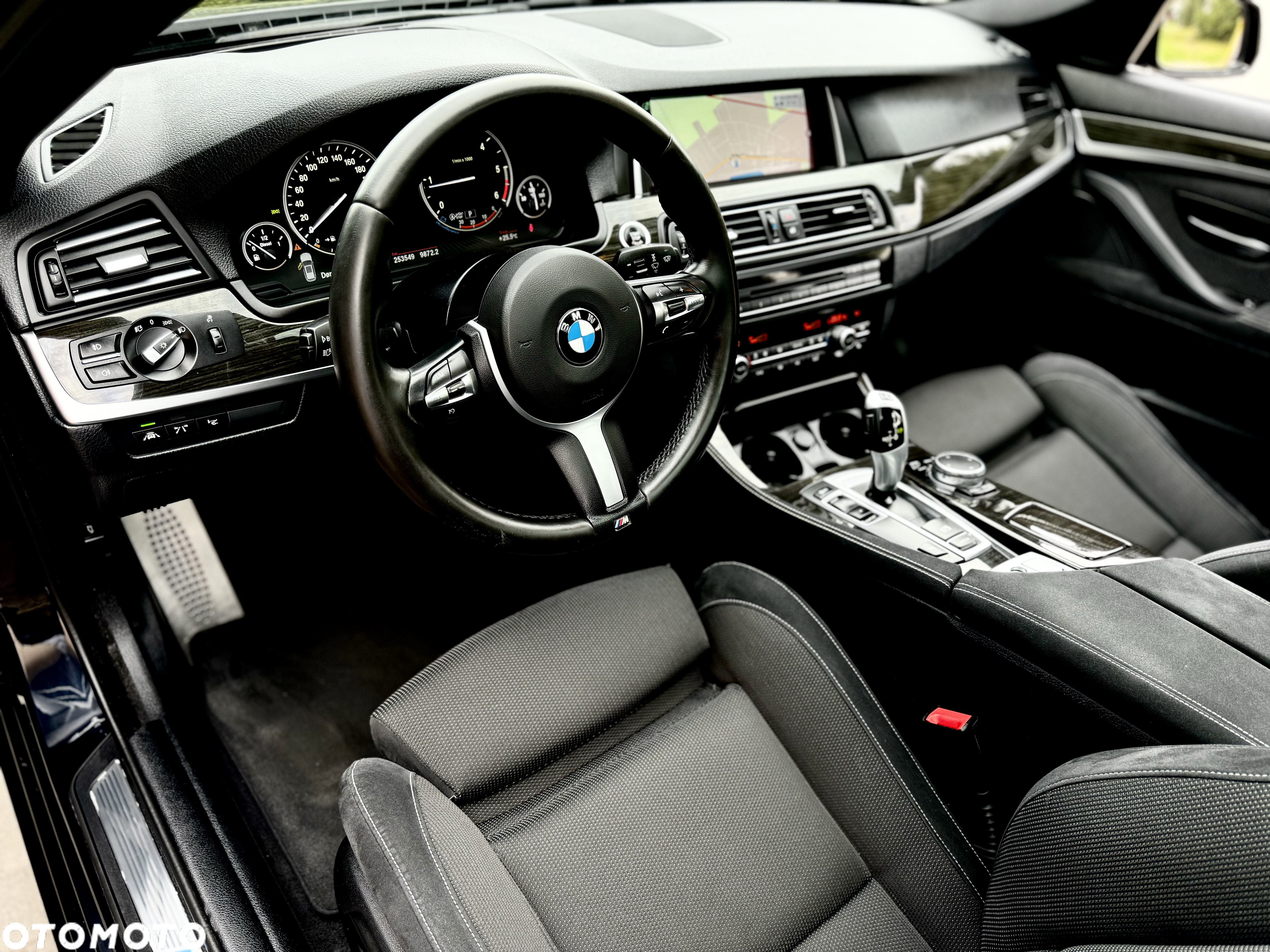 BMW Seria 5 520d Touring M Sport Edition - 24